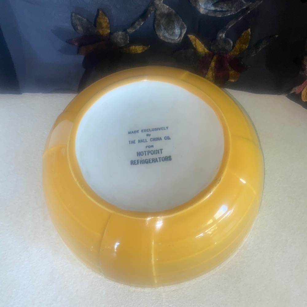 Vintage Hotpoint Refrigerator mustard yellow Art Deco design 9” serving bowl